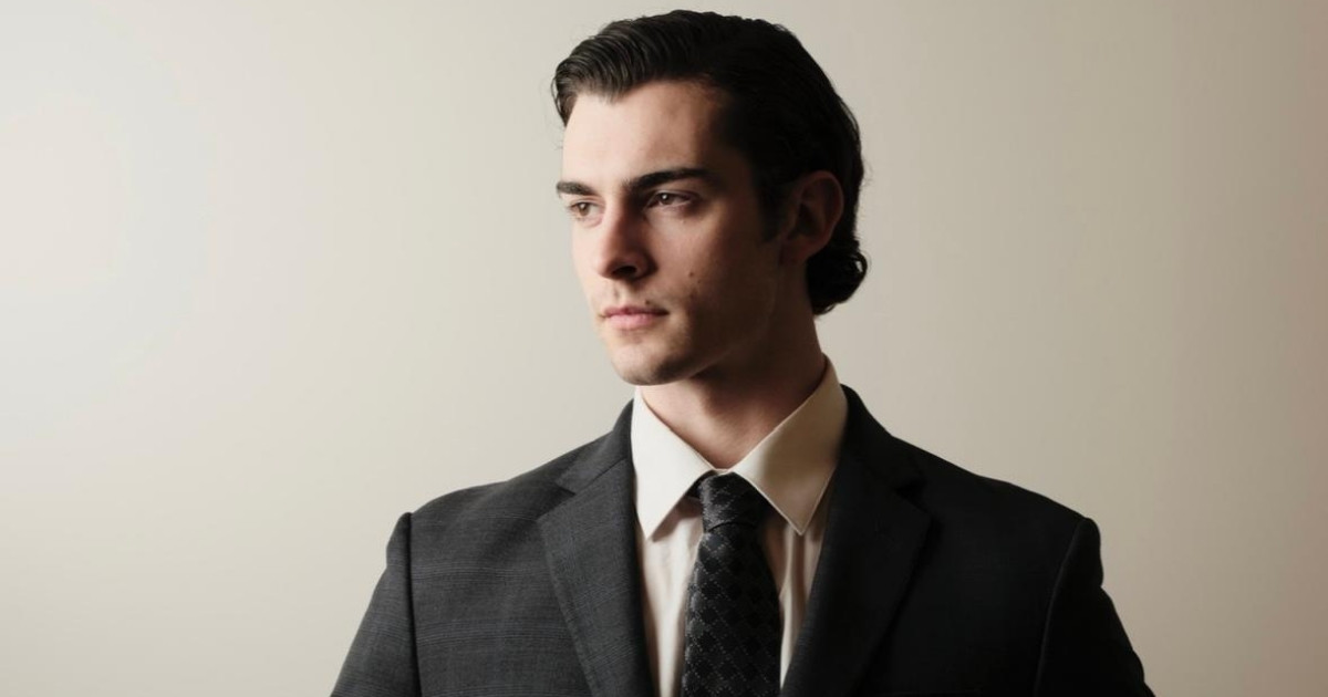 What is Evan Bacic age, and why do fans search him? 2 What is Evan Bacic age?