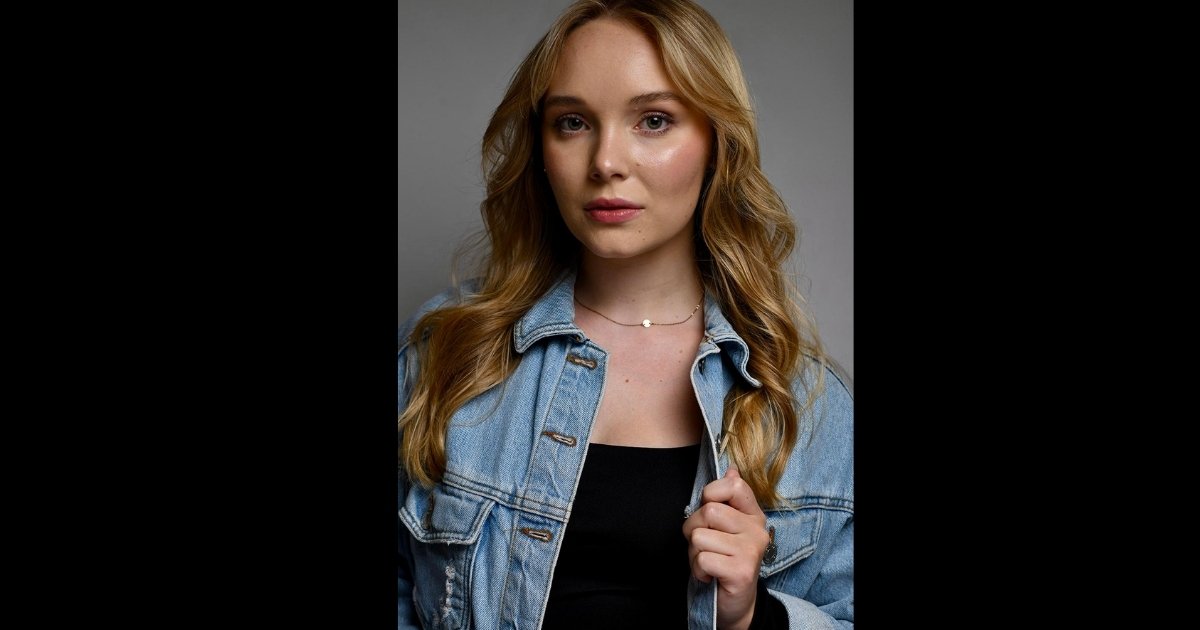 Who is Jesse Gallagher actress in dramas, films, and production? 4 How tall is Jesse Gallagher actress?