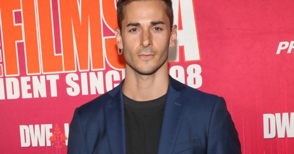 Who is Ryan Vincent actor in vertical dramas and films?